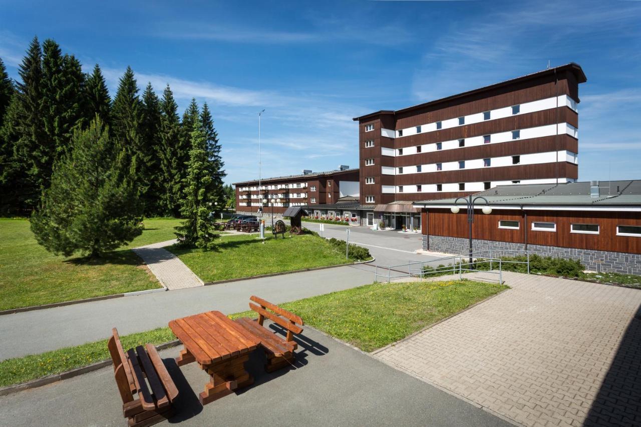 Готель Sportpark Rabenberg Брайтенбрунн- Екстер'єр фото